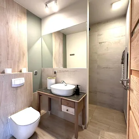 Centrum Noclegowe Amfiteatr *