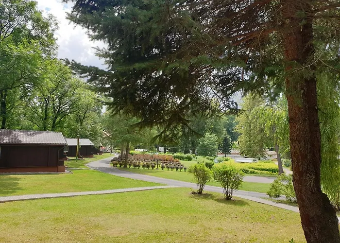 Centrum Noclegowe Amfiteatr 营地 *